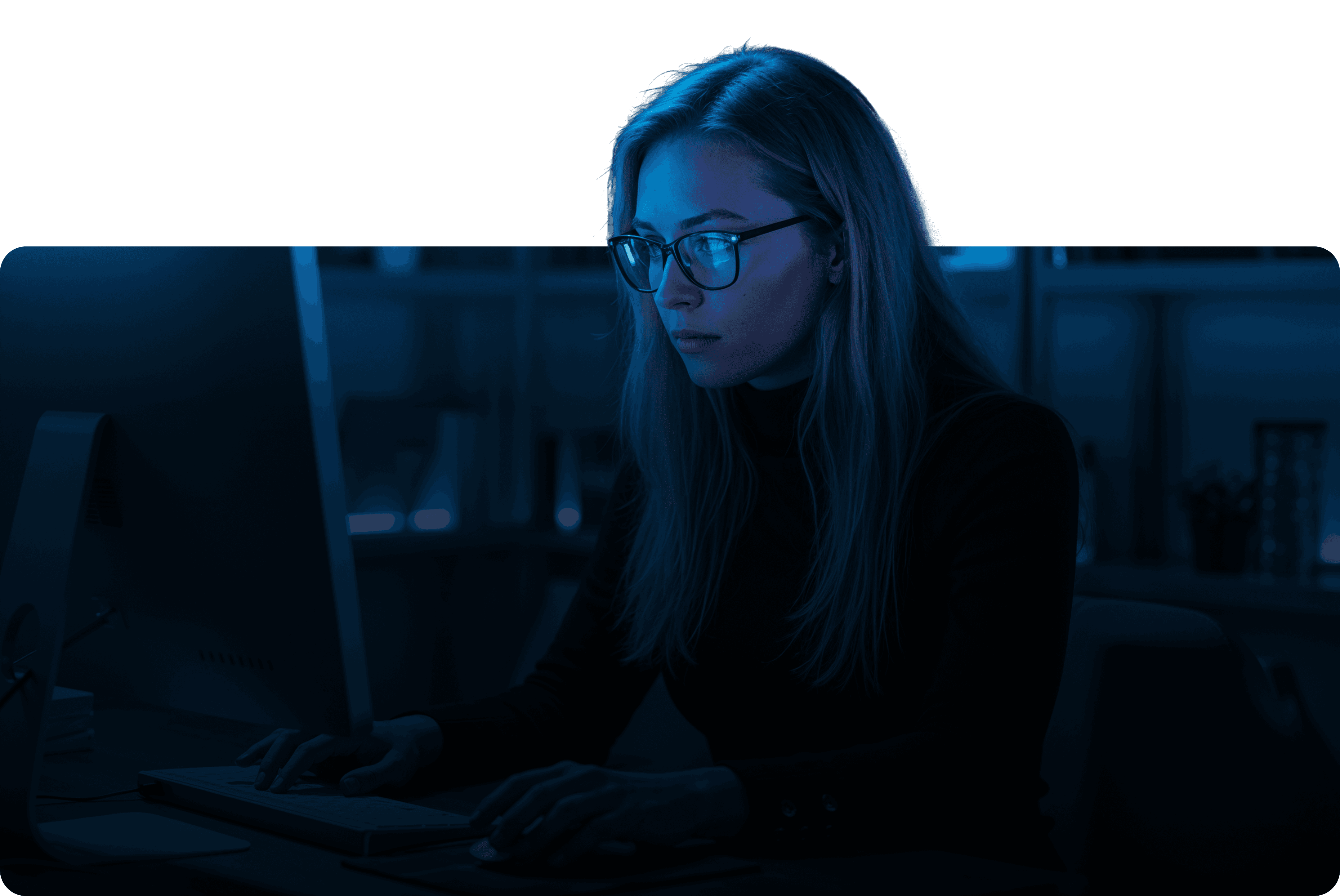 woman-with-desktop